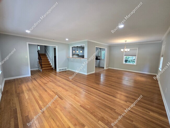 Building Photo - 2233 Leafmore Dr