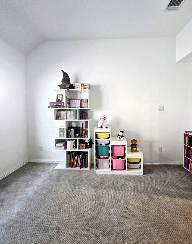 Building Photo - 536 Cedarwood St