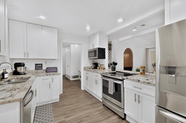 Building Photo - 3508 Grande Bulevar Blvd