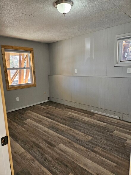 Building Photo - 13401 S Choctaw St