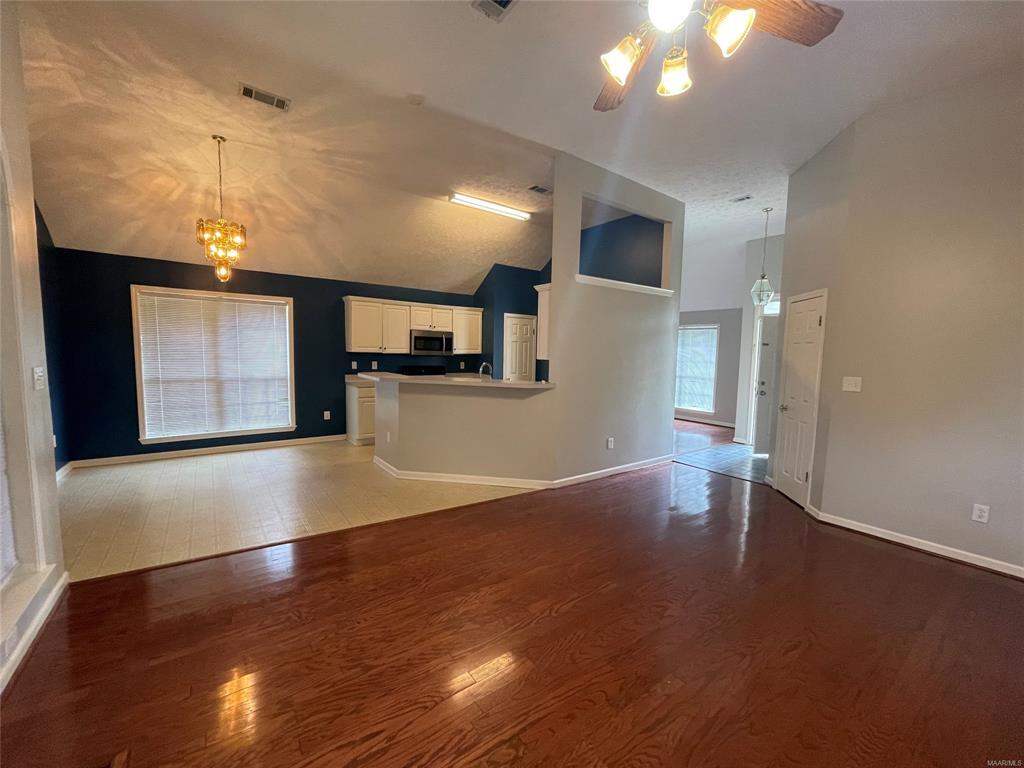 Building Photo - 1005 David Dr