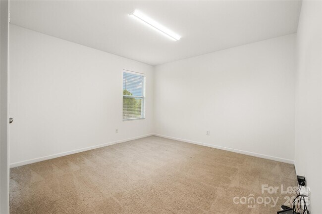 Building Photo - 10327 Snowbell Ct