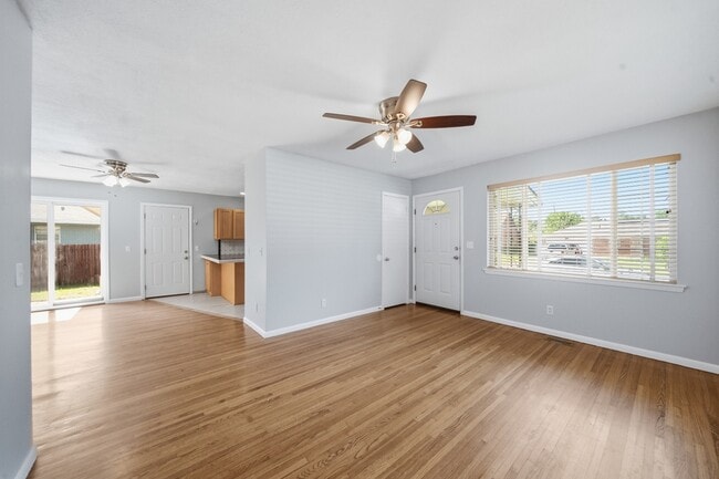 Building Photo - 8936 E 33rd Pl