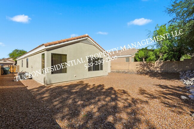 Building Photo - 2440 N Creek Vista Dr