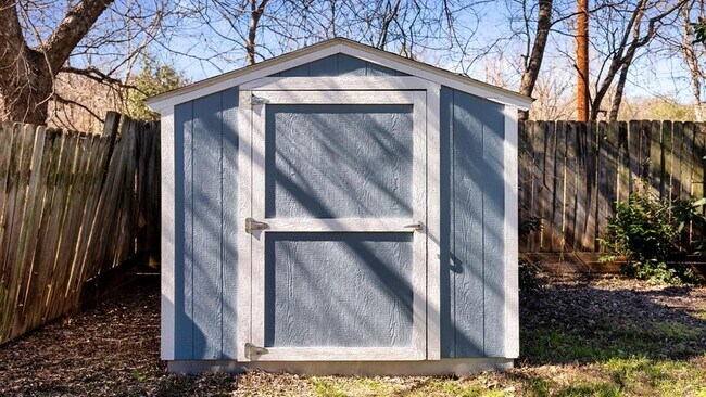 Building Photo - 1618 Chippeway Ln