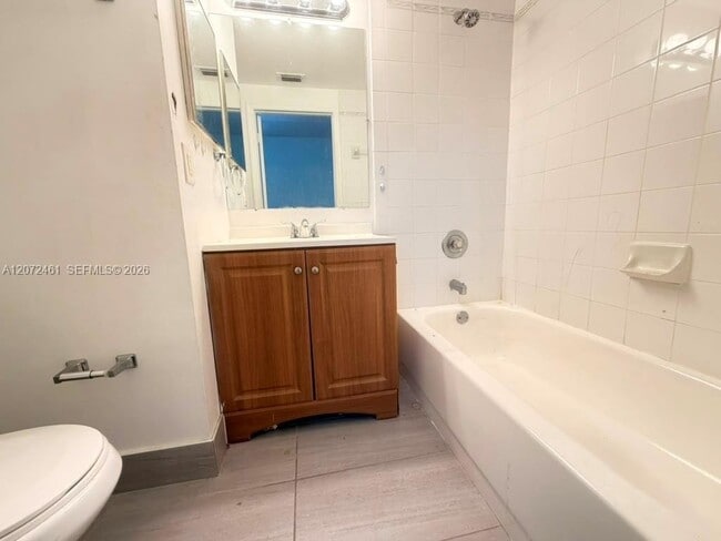 Building Photo - 701 SW 148th Ave