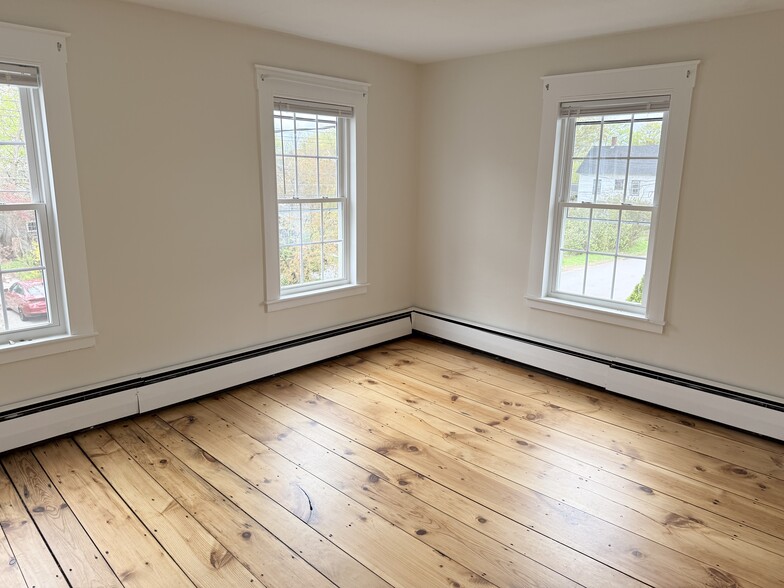 Front bedroom - 22 Spruce St