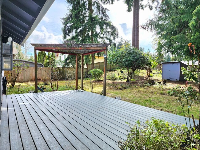 Building Photo - 2 Bedroom / 2 Bath Home in Everett