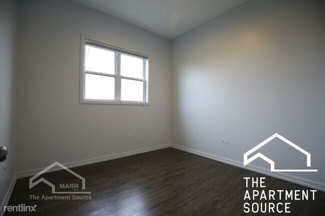 Building Photo - 2500 N Clybourn Ave