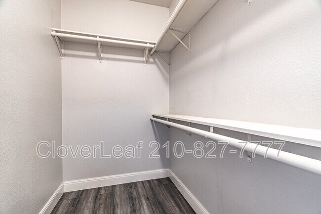 Building Photo - 5707 Midcrown Dr