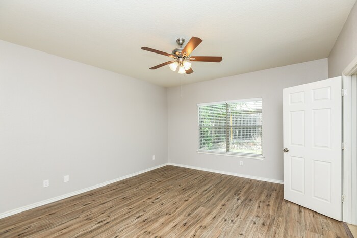 Building Photo - 1216 Sunderland Ln