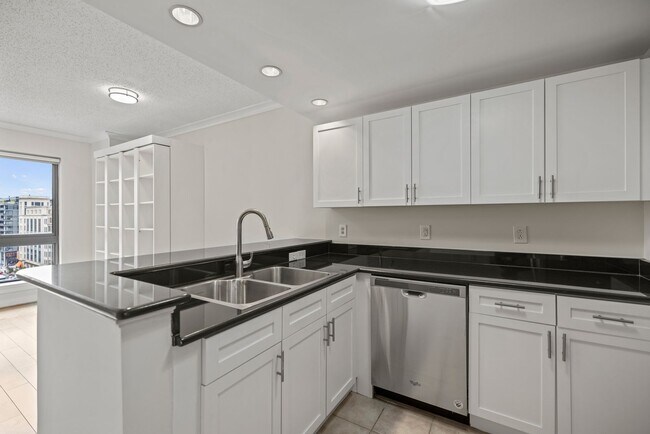 Building Photo - 777 7th St NW