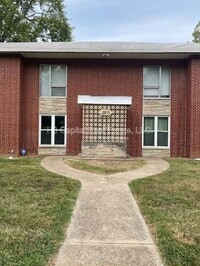 Building Photo - 219 N 48th St