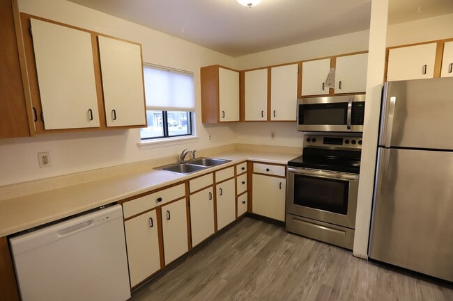 Building Photo - 257 Canby St