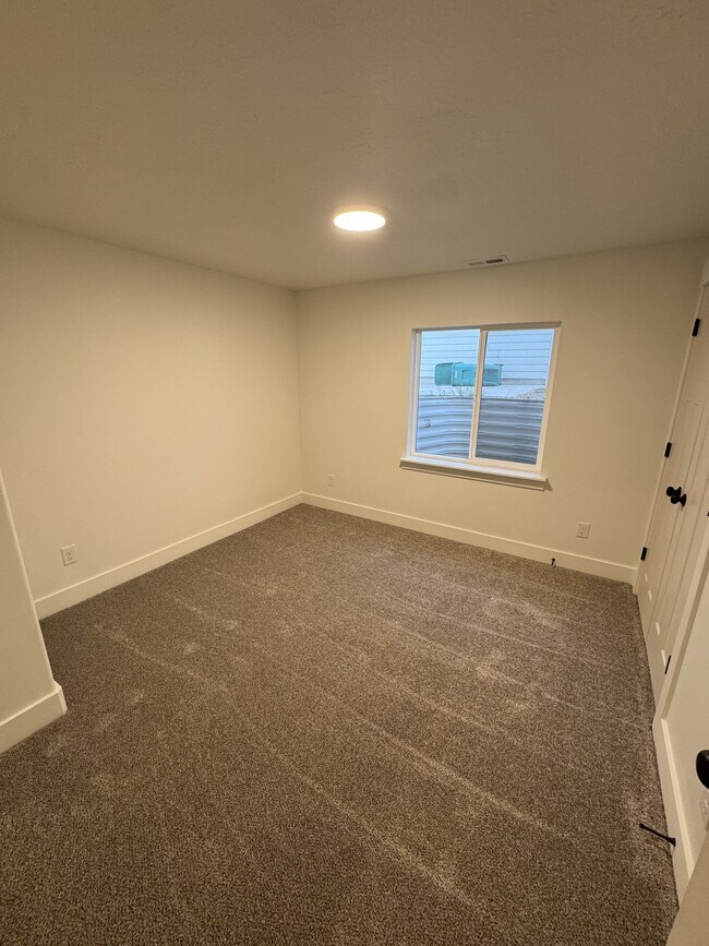 Building Photo - 129 S 940 E