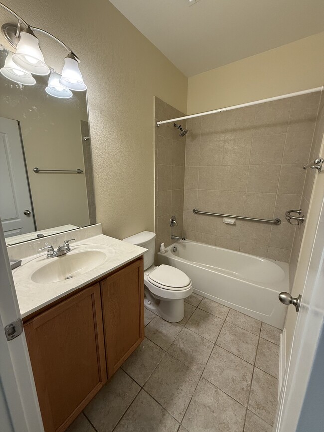 Building Photo - 1612 Sanders