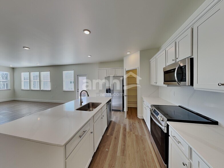 Building Photo - 3505 Shane Hill Rd SW