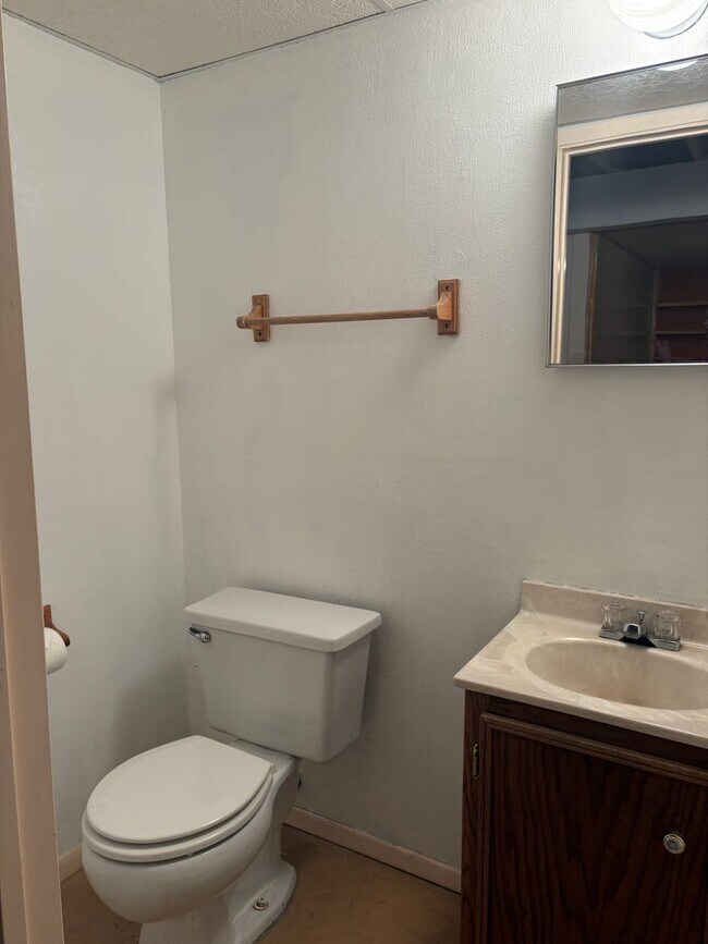 Building Photo - 3029 River Bend Dr