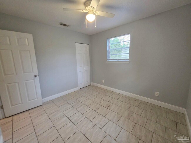 Building Photo - 6424 Dunbar Rd