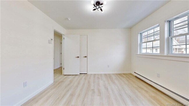 Building Photo - 37 Village Rd