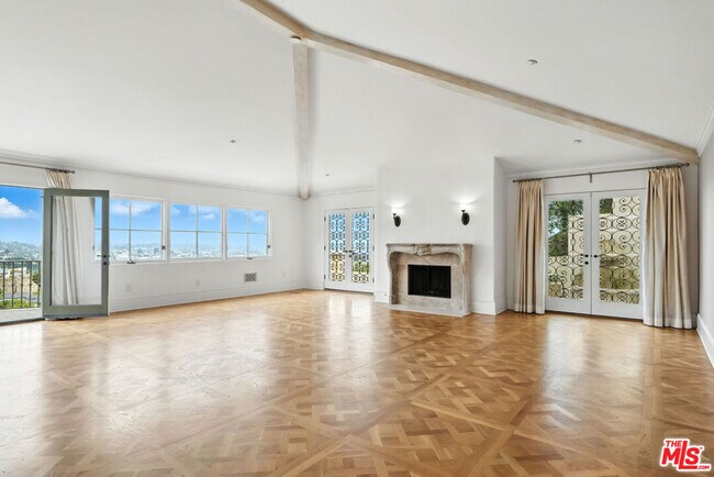 Building Photo - 1675 Woods Dr