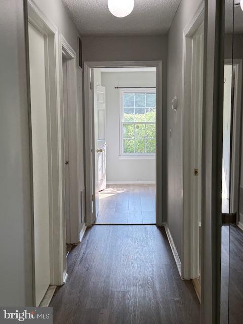 Building Photo - 27 Mendrey Ct