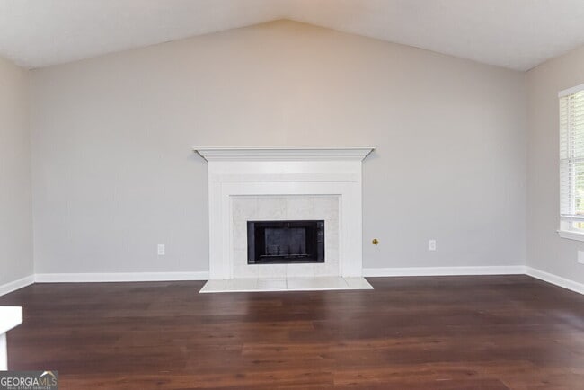 Building Photo - 300 Mephisto Cir