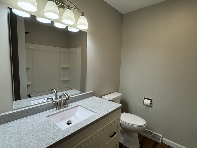 Building Photo - 110 W 46th St
