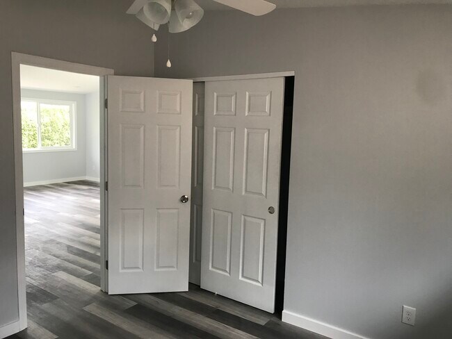 Building Photo - 3203 Watson Ave