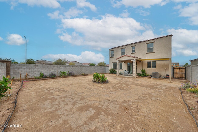 Building Photo - 509 E Elm Ln