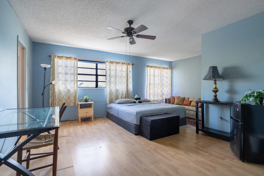 Building Photo - 1062 SW 135th Pl