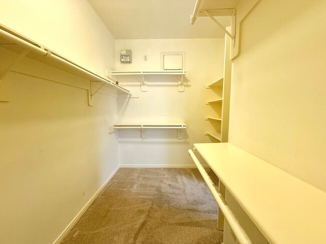 Building Photo - 22435 Cascade Springs Dr