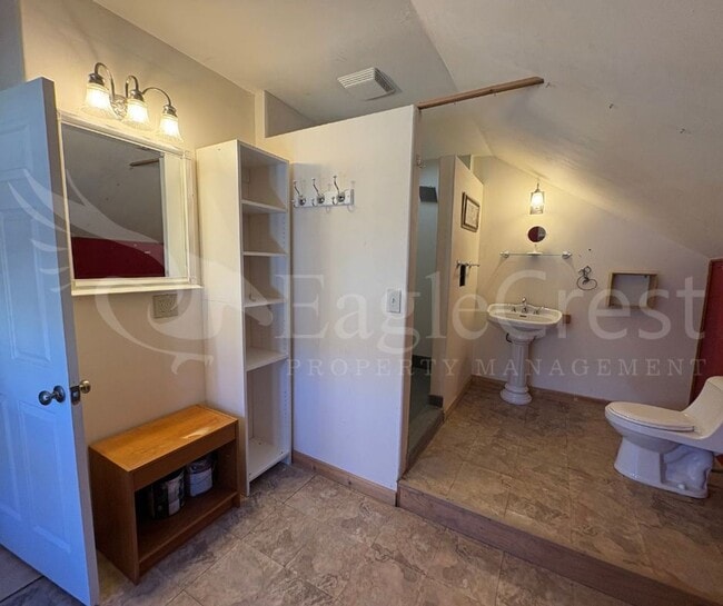 Building Photo - Large 8-Bedroom Home Across from Whitman C...