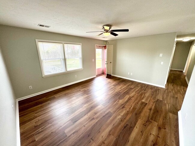 Building Photo - 185 Stonehouse Rd