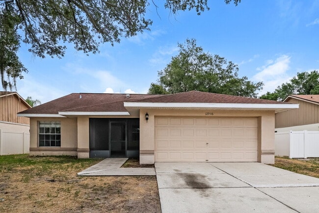 Building Photo - 12906 Longcrest Dr