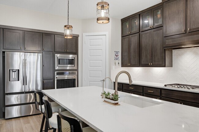Building Photo - 28065 Willow Gln Dr