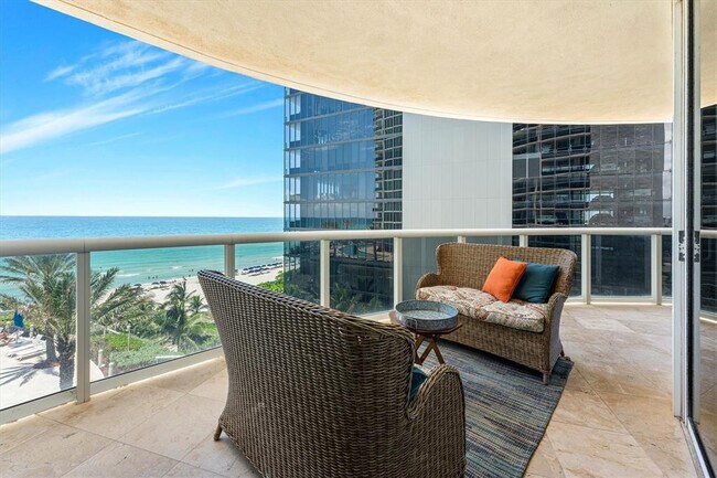 Building Photo - 17201 Collins Ave