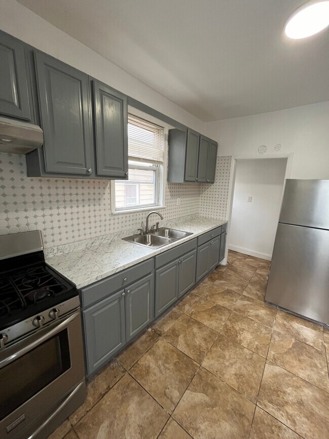 Building Photo - 221 Conklin Ave