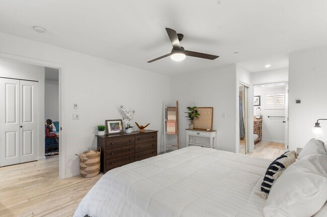 Building Photo - Fully Remodeled & Furnished – Villas at Ka...