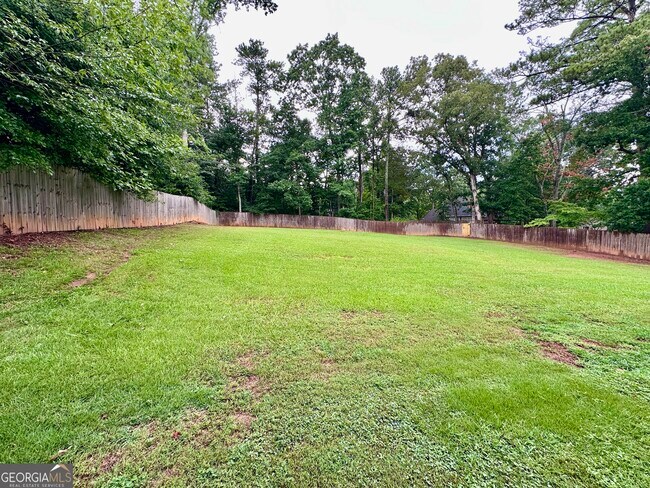 Building Photo - 5506 Woodland Dr