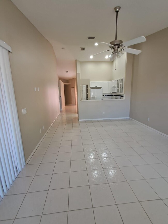 Building Photo - 223 E Coral Trace Cir