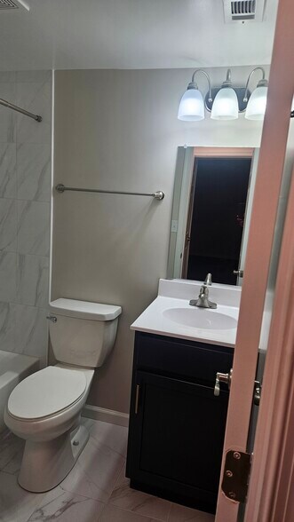 Building Photo - 7266 Donnell Pl