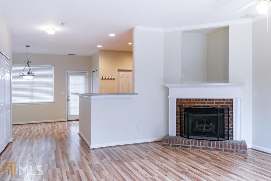 Building Photo - 4680 Liberty Square Dr