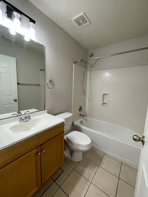 Building Photo - 21807 Paril Creek Dr