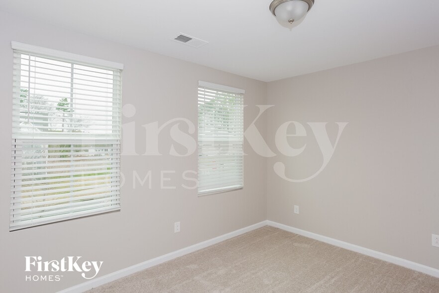 Building Photo - 2397 Willow Pond Ln SE