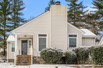 Building Photo - Cozy 3 Bedroom