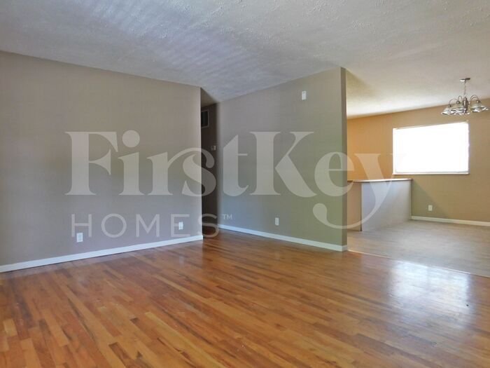 Building Photo - 2288 Kingsford Dr