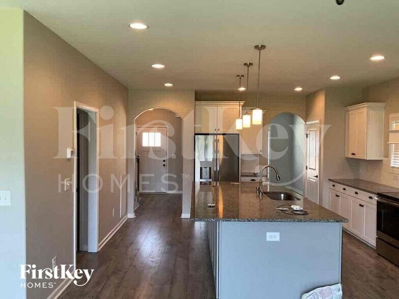 Building Photo - 1349 Millet Dr