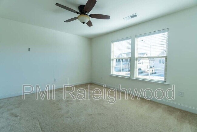 Building Photo - 508 Eagles Wy