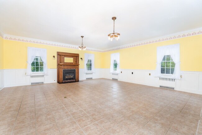 Building Photo - 73 Westledge Rd
